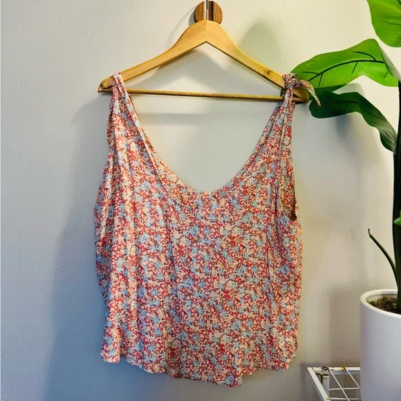 Reformation tank top - Picture 2 of 5